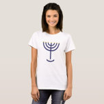 Camiseta Moderno Menorah Marinho Dourado Faux Foil<br><div class="desc">Design de Menorah mínimo moderno impresso em marinho e ouro. O candelabro é um simples design minimalista em azul marinho,  com pontas de chamas redondas de folha fina. Este é um Menorah com sete ramificações. Moderno Menorah Marinho Dourado Faux Foil</div>