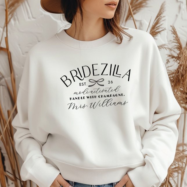 Camiseta Modo Bridezilla Ativado Festa de Despedida de Solt (Bride Mode Activated Bridal Bach Party Funny Millennial Bachelorette Party Personalized Outfit)