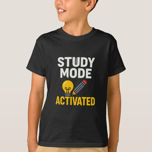 Camiseta Modo de Estudo Ativado • Aluno e Professor  (Frente)