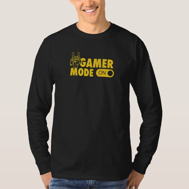 Camiseta Modo Gamer Em Uma Impressionante Merch Da Convençã (Frente)