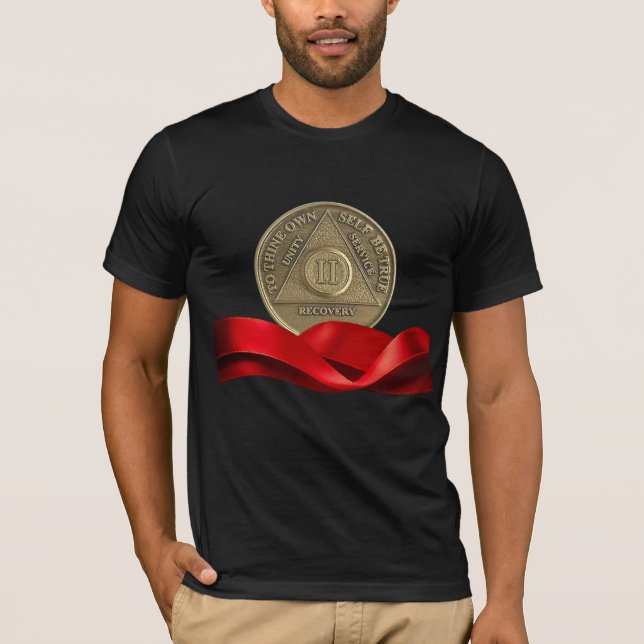 Camiseta Moeda de Aniversário de 2 Anos de Sobriedade Fita  (Frente)
