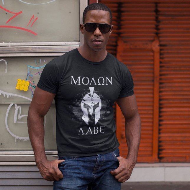 Camiseta Molon Labe Spartan Helmet Venha e leve-os 2A (Design available in many apparel types, sizes, colors and additional products. )