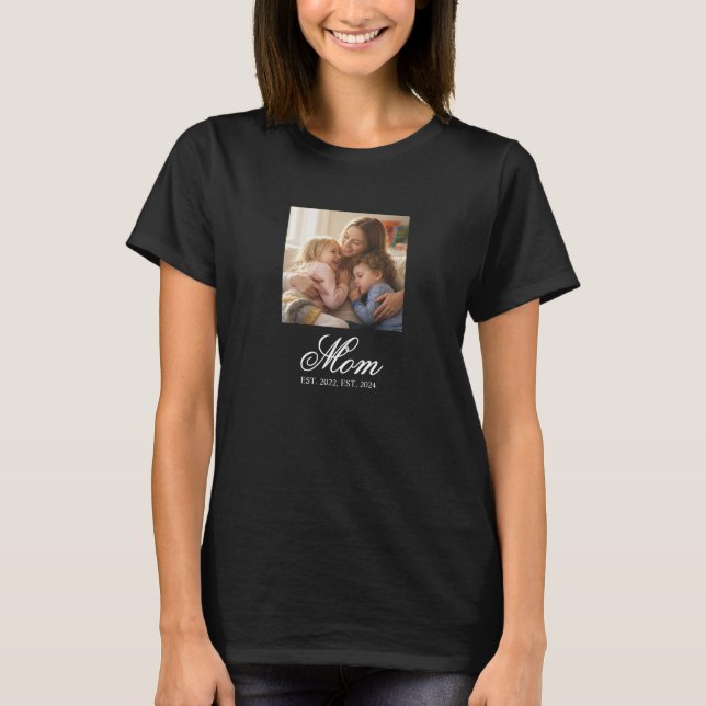 Camiseta Mom Established Black Elegant Script Photo (Frente)