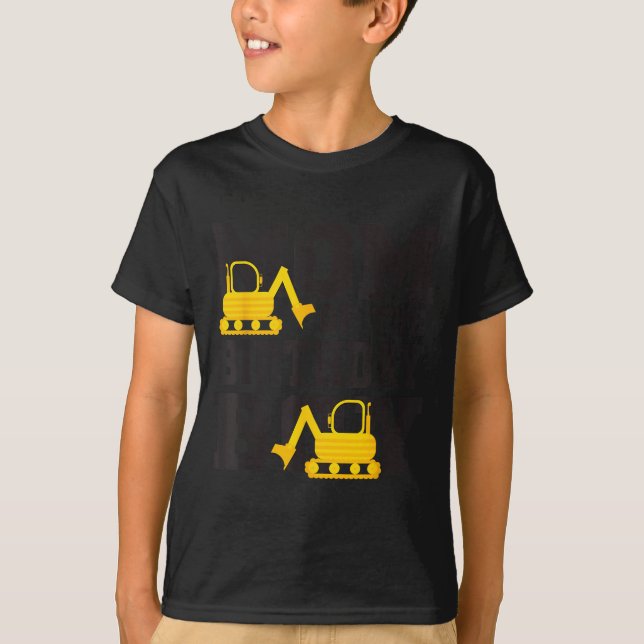 Camiseta Mom Of The Birthday Boy Funny Excavator Truck B-da (Frente)