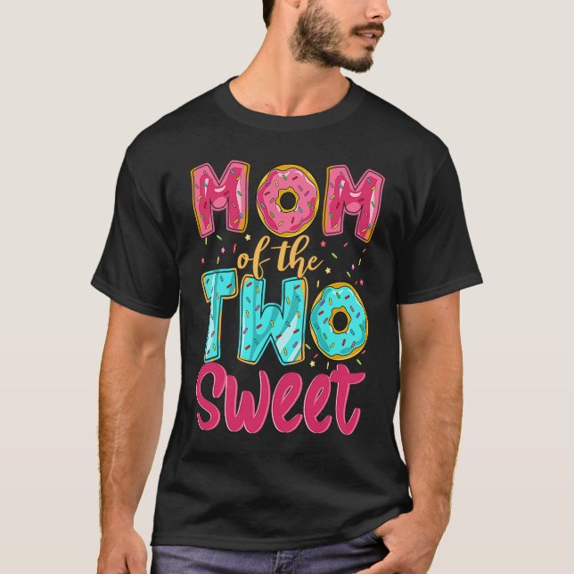 Camiseta Mom Of The Two Sweet Kids Proud Mother Mothers Day (Frente)