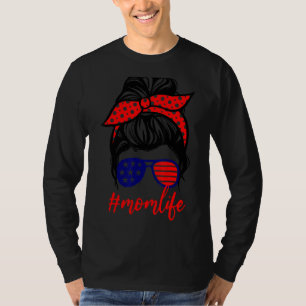 Camiseta Momlife Tag American Flag Glass Messy Bun Mãe's