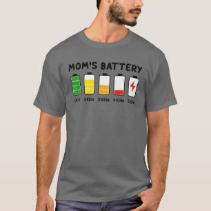 Camiseta Mom's Low Battery Funny Mother's Day