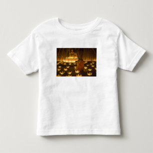 Camiseta monges acendendo velas e lanternas khom loy para