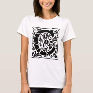 Camiseta Monograma C inicial. Padrão Personalizado de Nome 