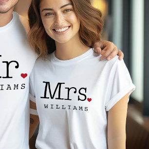 Camiseta Monograma de Casamento Coração Sobrenome Sra.