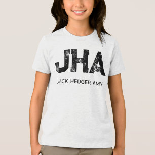 CAMISETA MONOGRAMA DE TRÊS LETRAS PRETO MINIMALISTA NOME BR
