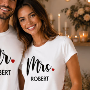Camiseta Monograma do Coração com Caligrafia Moderna da Sra