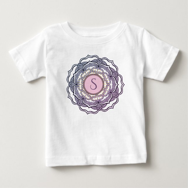 Camiseta Monograma Personalizado Bonita Menina Mandala Bone (Frente)