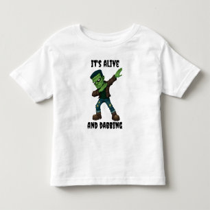Camiseta Monstro Costurado está vivo e faz dab no Halloween