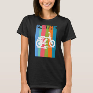 Camiseta Montanha E Bikes Elétricos Do Cavaleiro De Bicicle