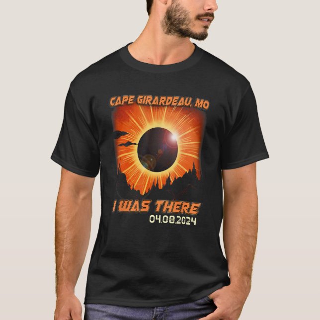 Camiseta Montanha Solar Eclipse Caminhando Cabo Girardeau M (Frente)