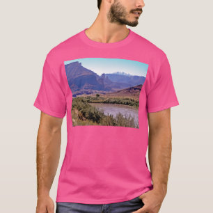 Camiseta Montanhas de Baseball no Rio Colorado La Sal Capa