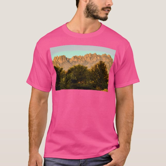 Camiseta Montanhas De Órgãos Com Base De Árvores De Pecan ( (Frente)