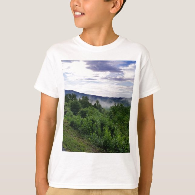 Camiseta Montanhas do enfumaçado nas montanhas do Enfumaçad (Frente)