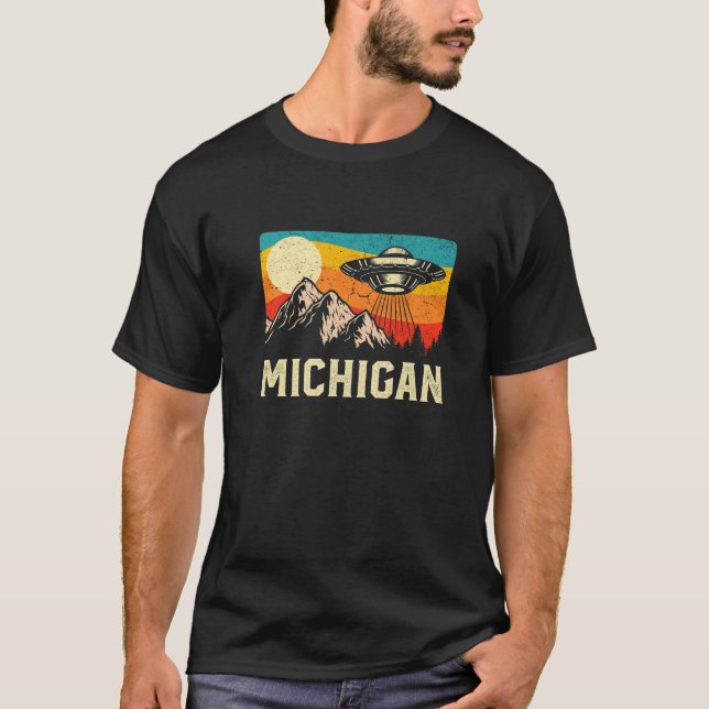 Camiseta Montanhas Espaciais da Alienígena de OVNI do Michi (Frente)