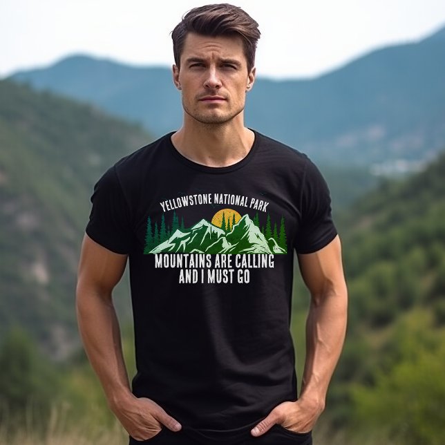 Camiseta Montanhas Estão Chamando Eu Preciso Ir Caminhando  (Criador carregado)