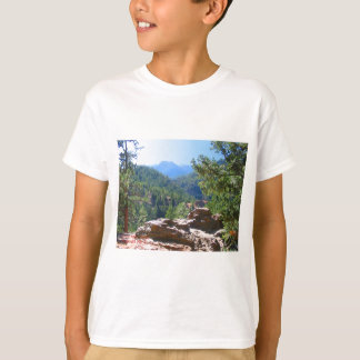 Camiseta Montanhas rochosas de Colorado com rochas