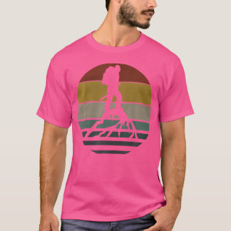 Camiseta Montanhas Vintage Subindo Arte