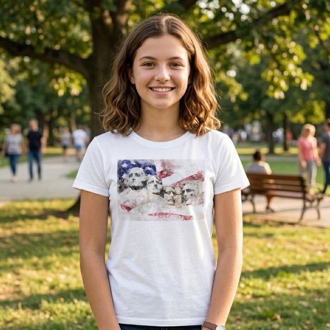 Camiseta Monte Rushmore Aquarela com Bandeira Americana (Mount Rushmore Watercolor with American Flag. Girl Basic White T-Shirt)