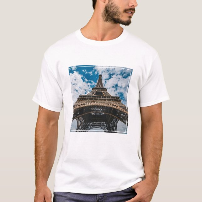 Camiseta Monumentos | Olhando para a Torre Eiffel (Frente)