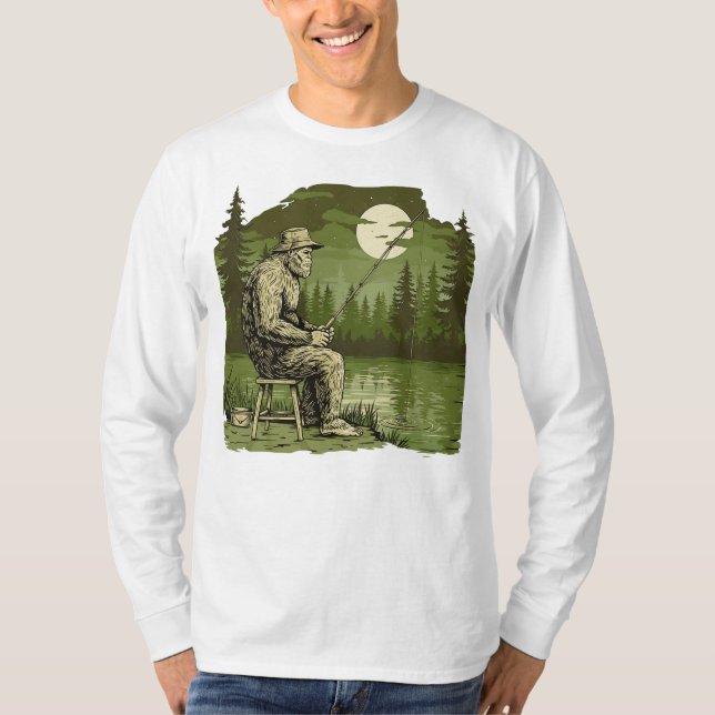 Camiseta Moonlit Fishing with Bigfoot (Frente)