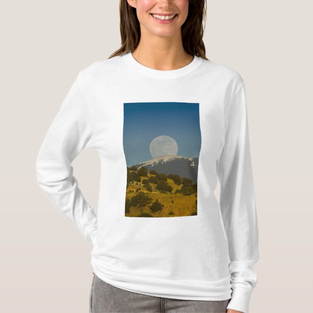 Camiseta Moonrise sobre as montanhas Sangre de Cristo, (Frente)