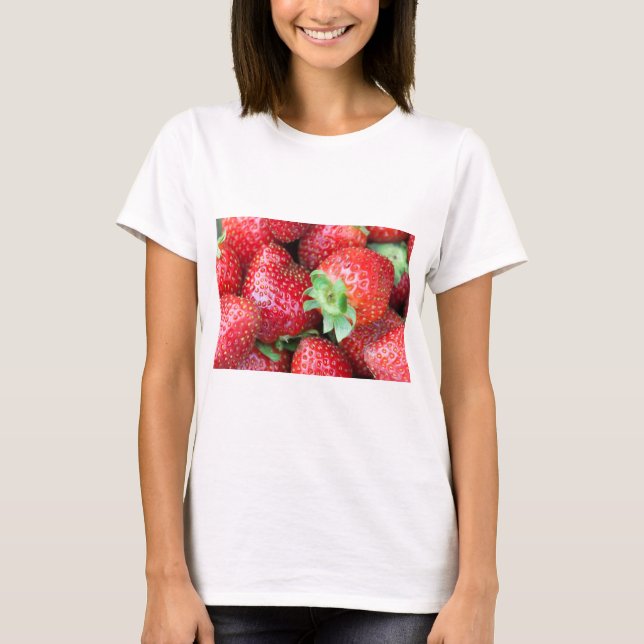 Camiseta Morangos Vermelhos (Frente)