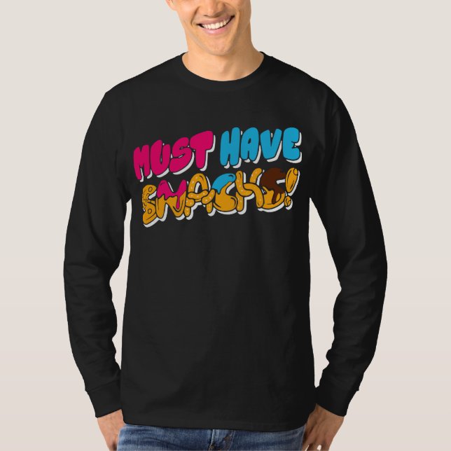 Camiseta Morejstu Merch Jstu Deve Ter Snacks (Frente)