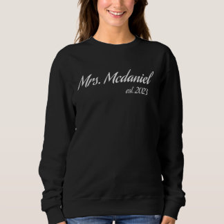 Camiseta Mrs. MCDANIEL 2023 new bride bridal shower wedding