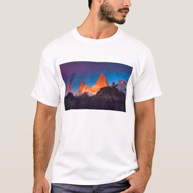 Camiseta Mt Fitz Roy no nascer do sol (Frente)