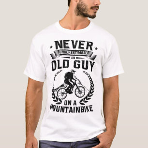 Camiseta MTB ciclando Cara antiga numa bicicleta de montanh