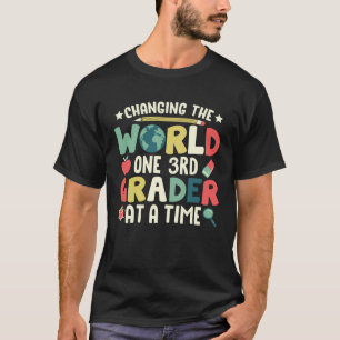 Camiseta Mudando o Mundo um Aluno da 3ª Série de Cada Vez