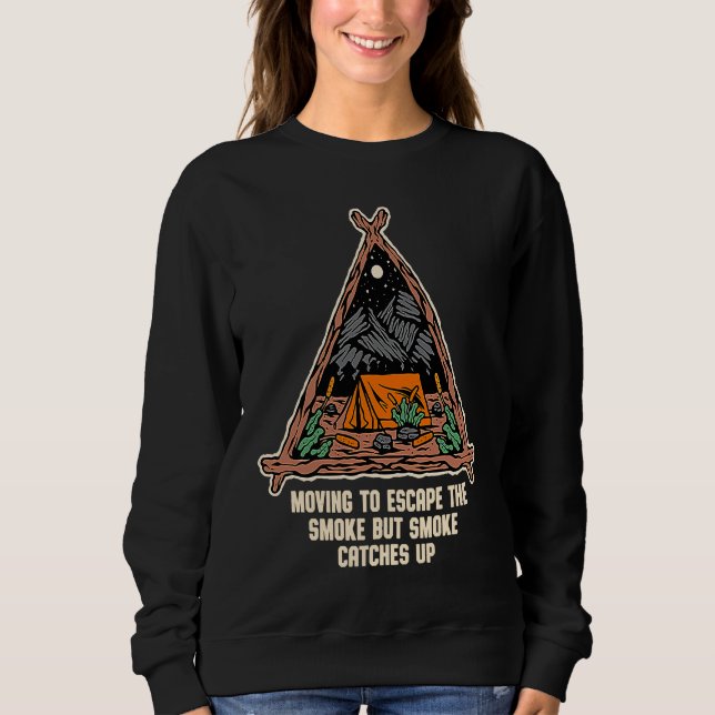 Camiseta Mudando para Escapar da Fumaça Camping Humor de Ca (Frente)