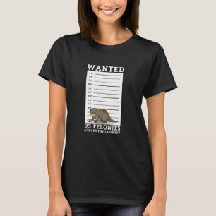 Camiseta Mugshot de Gambá Procurado Por 93 Crimes na C