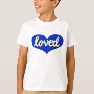 Camiseta MUITO AMADO - coração de amor azul