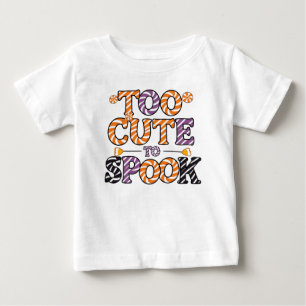 Camiseta Muito bonito para o Dia das Bruxas de Bebê