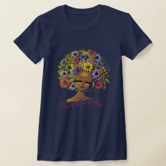 Camiseta Mulher afro-americana com flores em seu cabelo