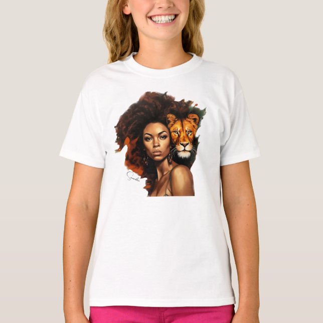 Camiseta Mulher afro-americana com Leão majestoso (Frente)