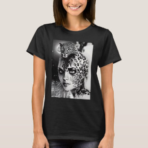 Camiseta Mulher com uma impressão de leopardo preto e branc