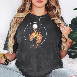 Camiseta Mulher de Cabelo de Fogo ao Luar Arte Celestial