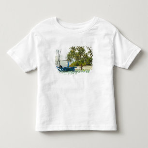 Camiseta Mulher em pequeno barco de pesca tradicional,