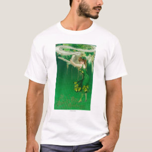 Camiseta Mulher em verde segurando uma cena de Pipe