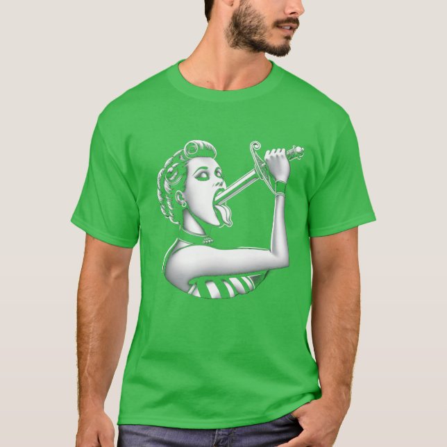 Camiseta Mulher Engolindo Espada Show Lateral do Carnaval r (Frente)