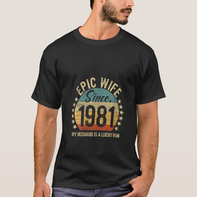 Camiseta Mulher Epic Esposa Desde 1981 - 40ª Anniver Casada (Frente)