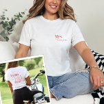 Camiseta Mulher Era Noiva Lua de mel Trendy Legal Personali<br><div class="desc">Apresentando nossa Camiseta Personalizada Legal da Moda de Honra da Era da Esposa Trendy - o epítome do estilo e do sentimento para a noiva moderna. Esta camisa não é apenas um artigo de roupas; é um presente de festa de solteira recortada, uma celebração de sobrenome personalizada e um chá...</div>